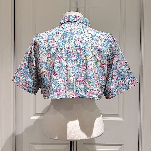 Cropped Floral Blouse - Picture 9 of 9